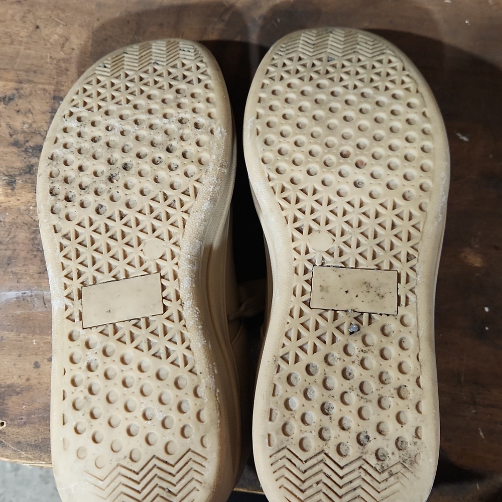 Cream Sneakers - Picture 3 of 4